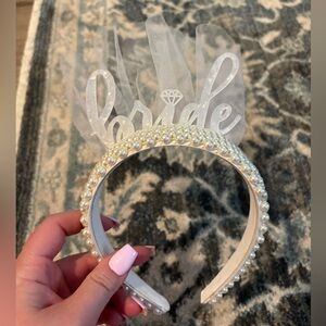 Bride headband with veil